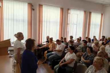 Янина Павленко встретилась с керчанами Соцсети Я. Павленко